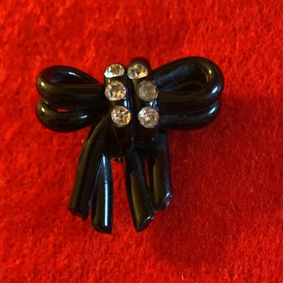 Black Art Deco Bow Design Earrings - Picture 12 of 12